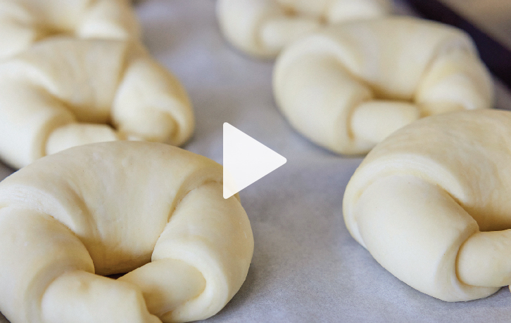 La Parisienne French Style Large Croissants